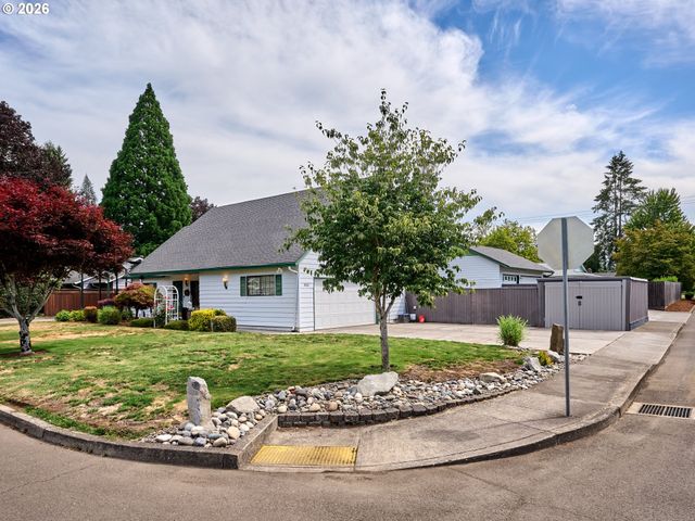 920 N ASPEN Ct, Canby, OR 97013