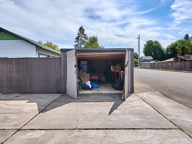 920 N ASPEN Ct, Canby, OR 97013