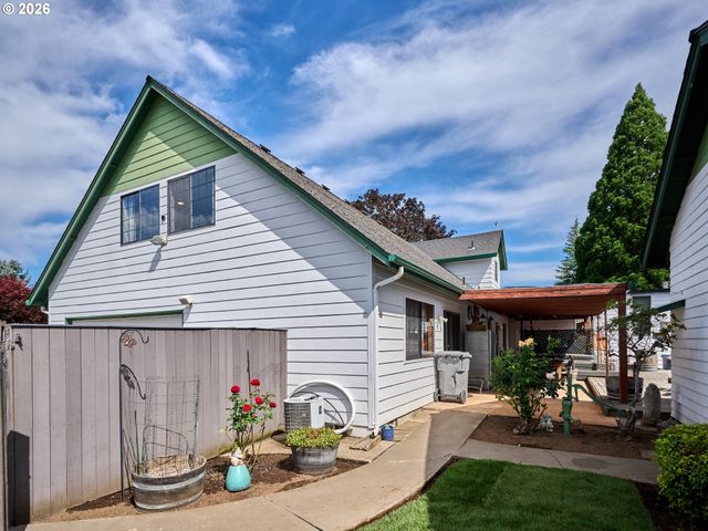 920 N ASPEN Ct, Canby, OR 97013