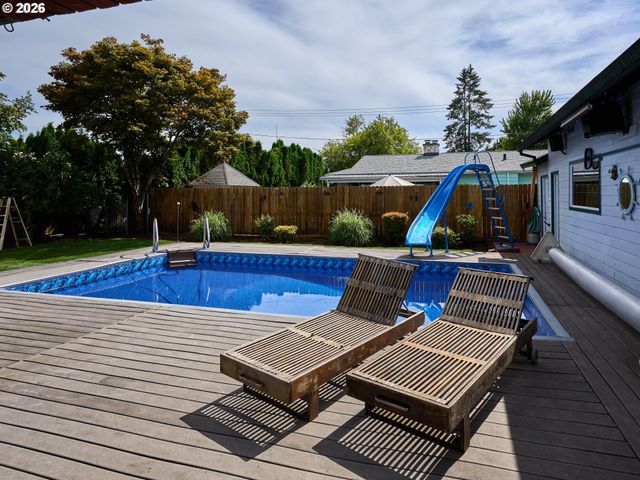 920 N ASPEN Ct, Canby, OR 97013