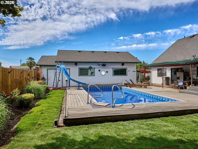920 N ASPEN Ct, Canby, OR 97013