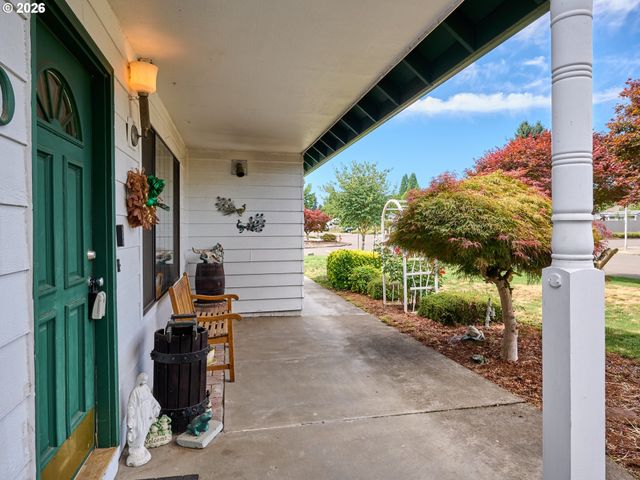 920 N ASPEN Ct, Canby, OR 97013