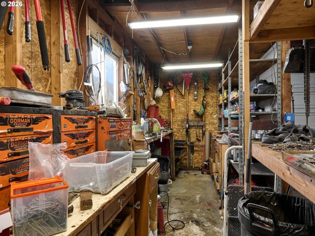 920 N ASPEN Ct, Canby, OR 97013