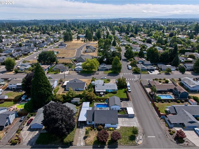 920 N ASPEN Ct, Canby, OR 97013