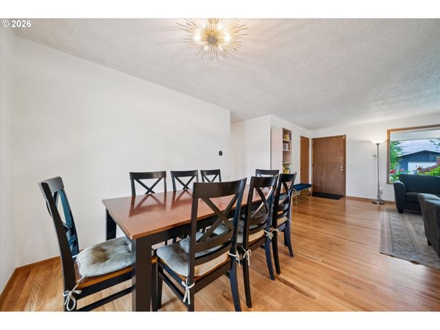 13721 Se HARRISON Ct, Portland, OR 97233