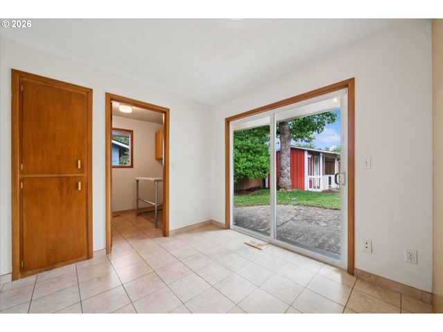 13721 Se HARRISON Ct, Portland, OR 97233