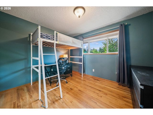 13721 Se HARRISON Ct, Portland, OR 97233