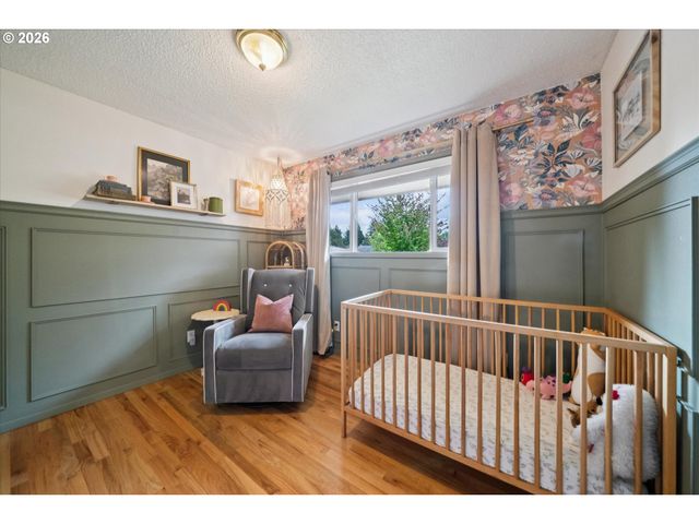 13721 Se HARRISON Ct, Portland, OR 97233