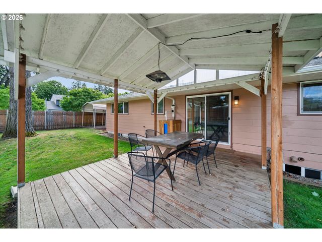 13721 Se HARRISON Ct, Portland, OR 97233