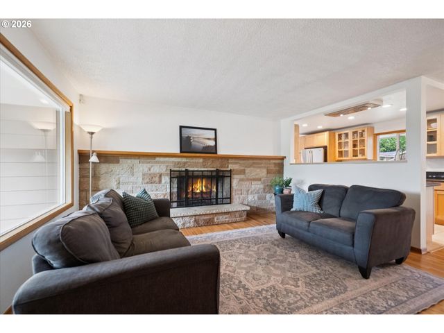 13721 Se HARRISON Ct, Portland, OR 97233