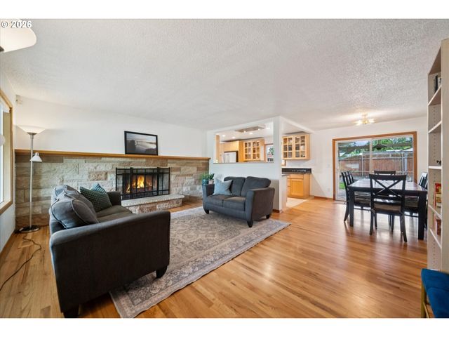 13721 Se HARRISON Ct, Portland, OR 97233