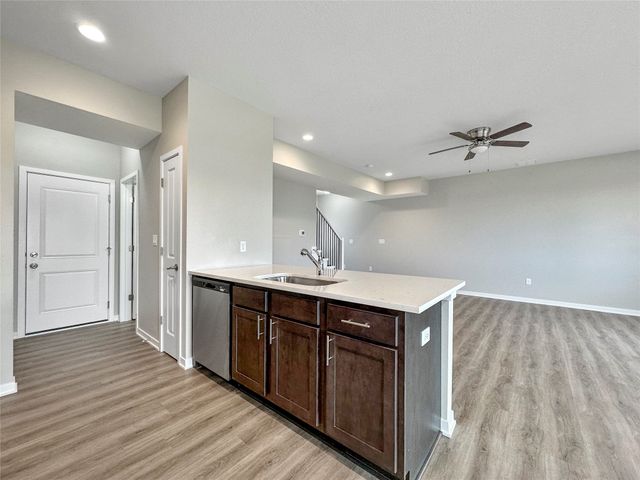 7000 Lake Ridge Avenue 1, Des Moines, IA 50320