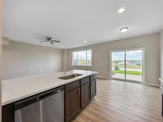 7000 Lake Ridge Avenue 1, Des Moines, IA 50320