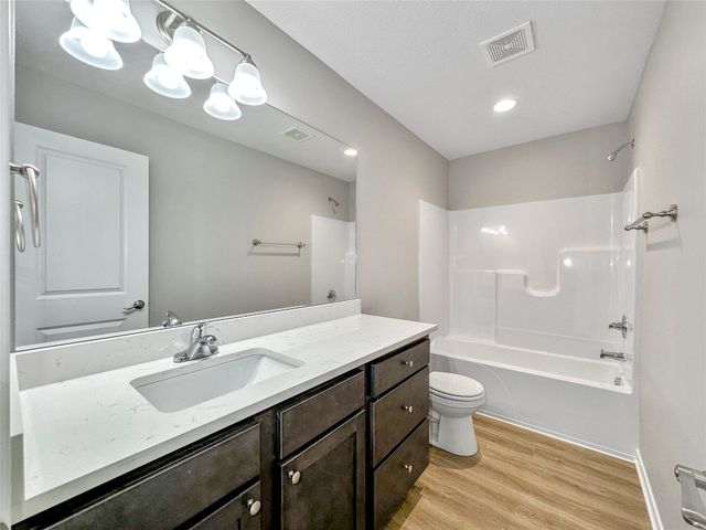 7000 Lake Ridge Avenue 1, Des Moines, IA 50320