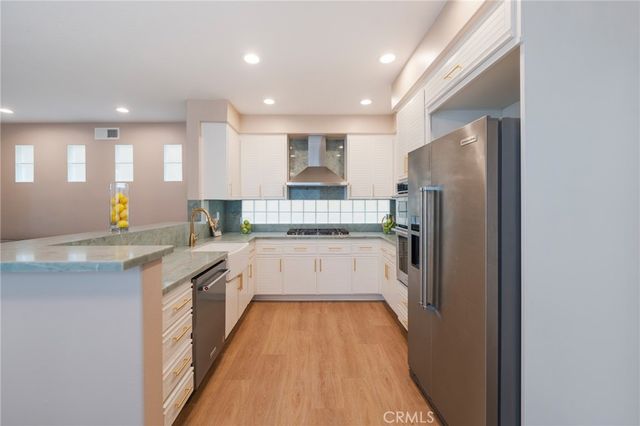 515 21st Street, Huntington Beach, CA 92648
