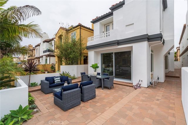 515 21st Street, Huntington Beach, CA 92648