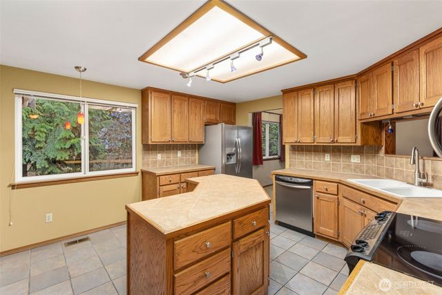 11505 SE 320th Place, Auburn, WA 98092