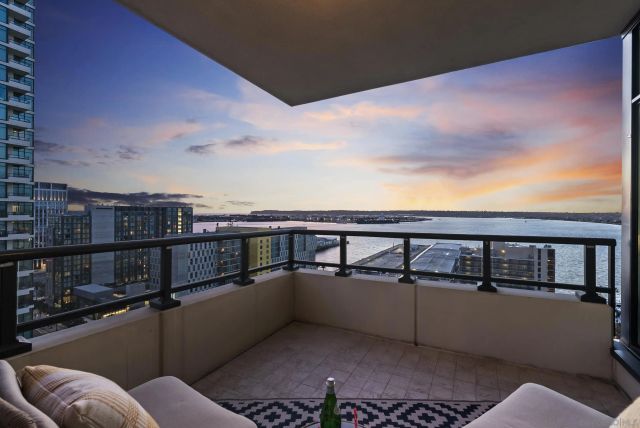 1205 Pacific Hwy 2106, San Diego, CA 92101