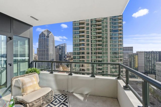 1205 Pacific Hwy 2106, San Diego, CA 92101