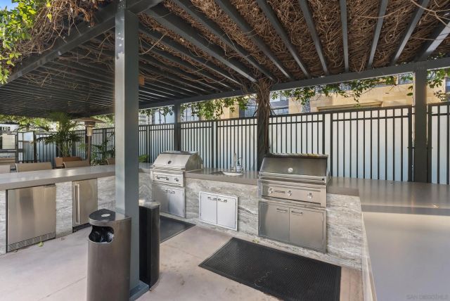 1205 Pacific Hwy 2106, San Diego, CA 92101