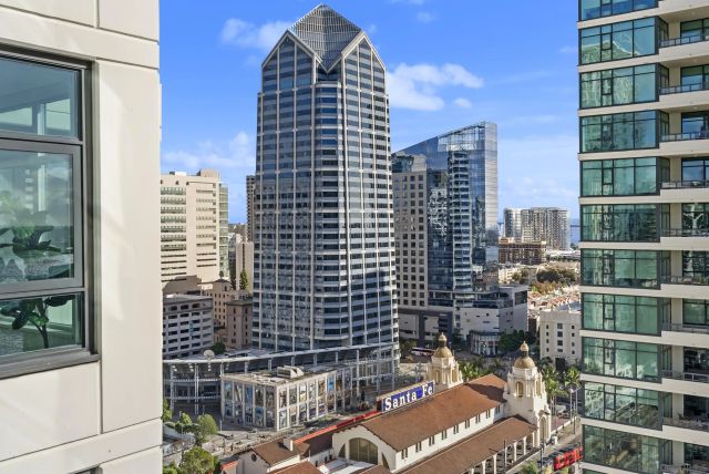 1205 Pacific Hwy 2106, San Diego, CA 92101