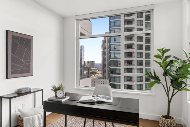 1205 Pacific Hwy 2106, San Diego, CA 92101