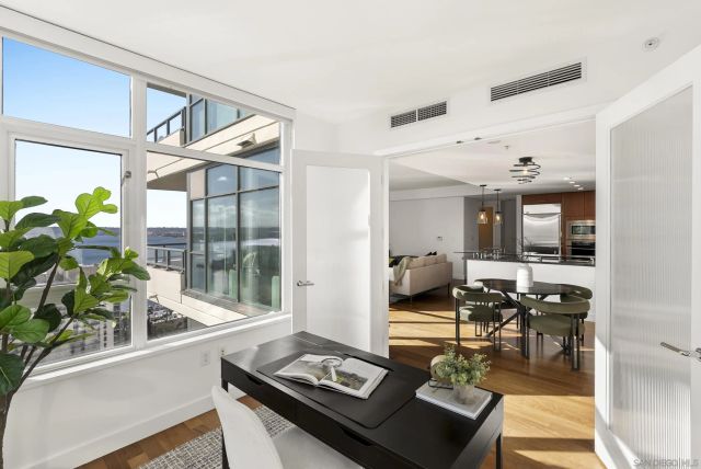 1205 Pacific Hwy 2106, San Diego, CA 92101