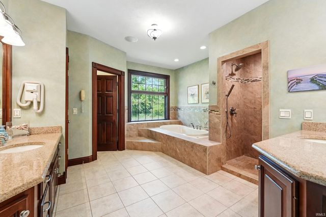2341 S Paxton Drive, Warsaw, IN 46580