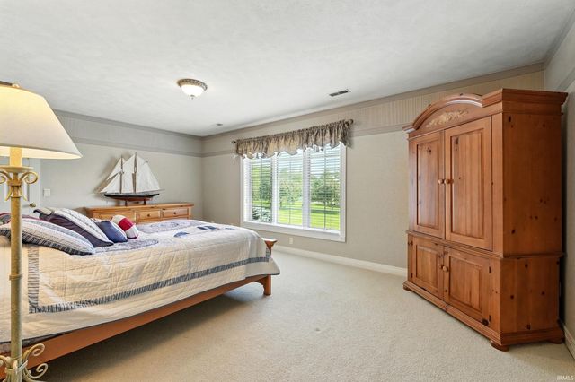 2341 S Paxton Drive, Warsaw, IN 46580