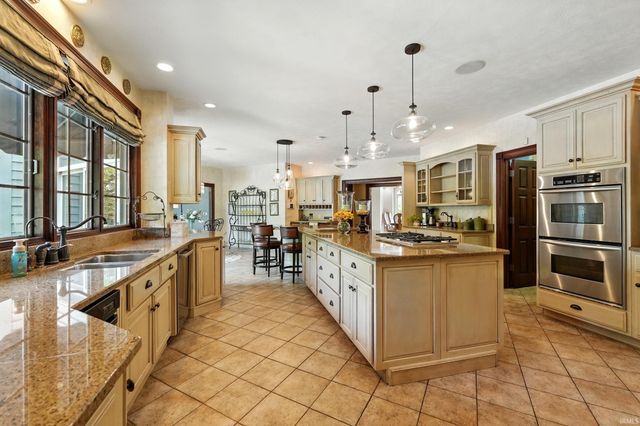2341 S Paxton Drive, Warsaw, IN 46580