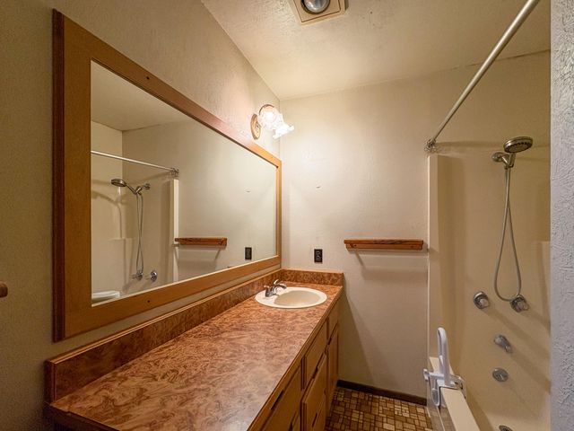 359 Wells Drive, Cave Junction, OR 97523