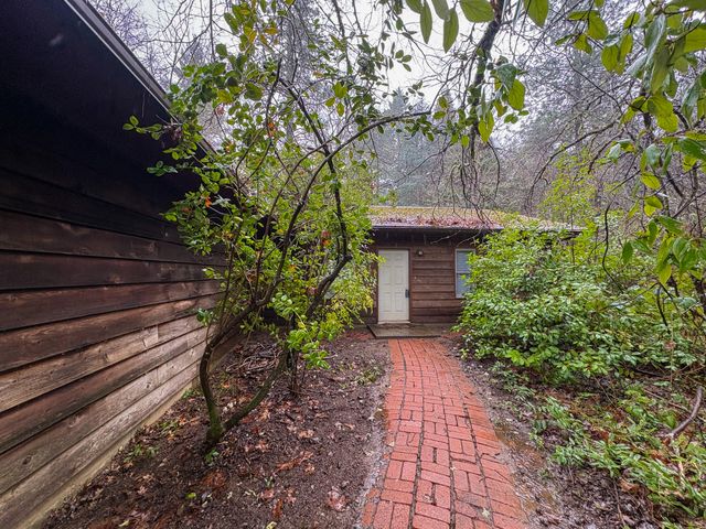 359 Wells Drive, Cave Junction, OR 97523