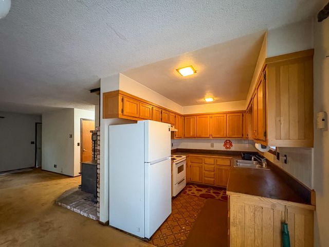 359 Wells Drive, Cave Junction, OR 97523