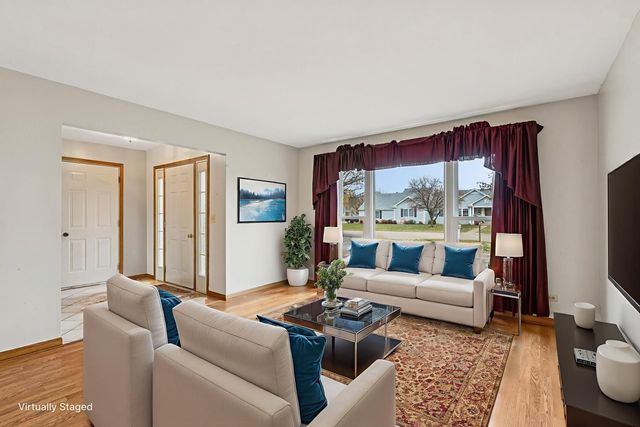 915 Beaver Pond Drive, Marengo, IL 60152