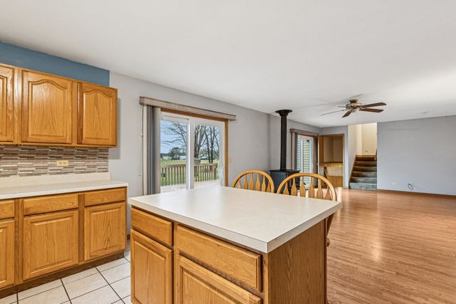 915 Beaver Pond Drive, Marengo, IL 60152