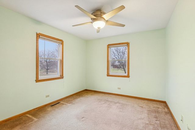 915 Beaver Pond Drive, Marengo, IL 60152