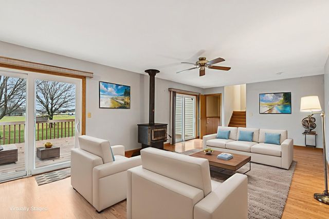 915 Beaver Pond Drive, Marengo, IL 60152