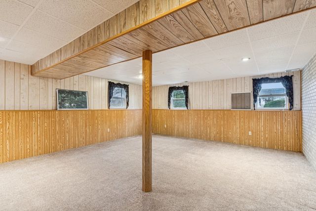 915 Beaver Pond Drive, Marengo, IL 60152