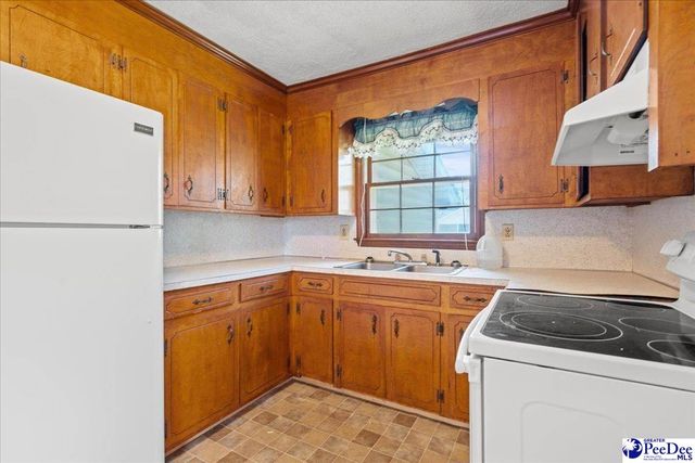 218 Davis St, Darlington, SC 29532