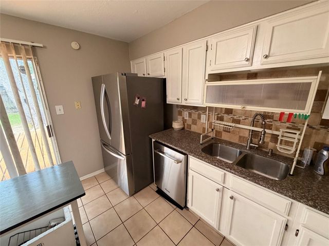 3227 Glade Springs Drive, Houston, TX 77339