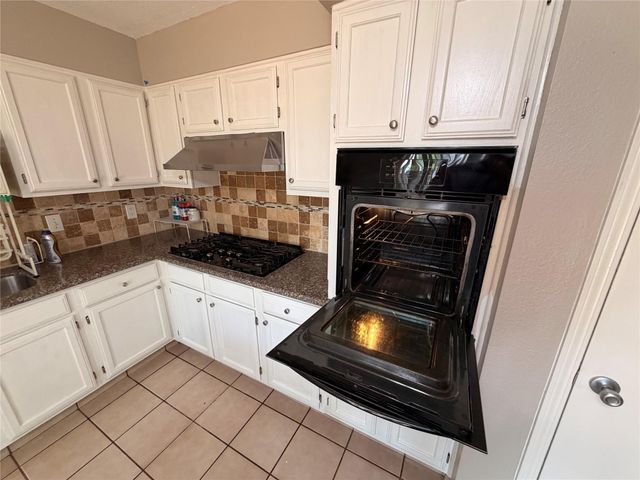 3227 Glade Springs Drive, Houston, TX 77339