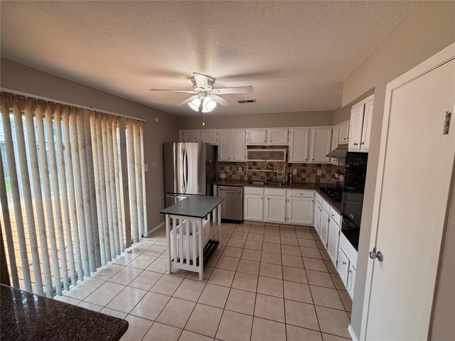 3227 Glade Springs Drive, Houston, TX 77339