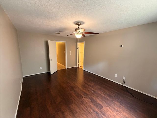 3227 Glade Springs Drive, Houston, TX 77339