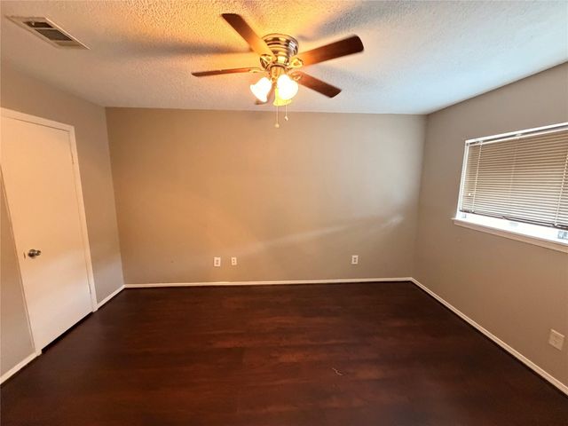 3227 Glade Springs Drive, Houston, TX 77339
