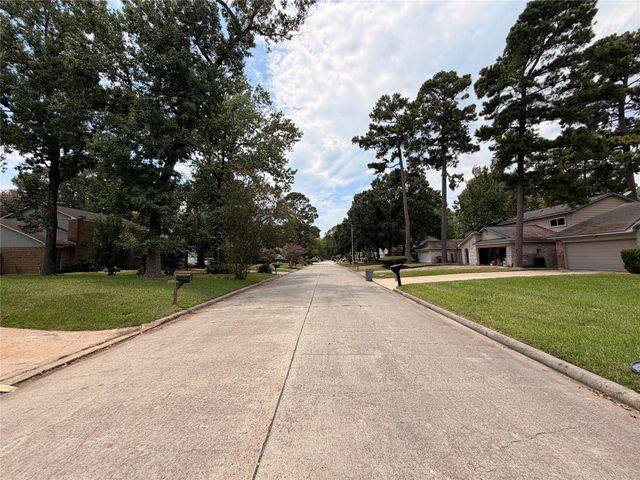 3227 Glade Springs Drive, Houston, TX 77339
