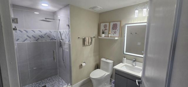 1881 79th St Cswy Causeway, Miami Beach, FL 33141