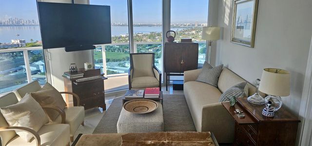 1881 79th St Cswy Causeway, Miami Beach, FL 33141