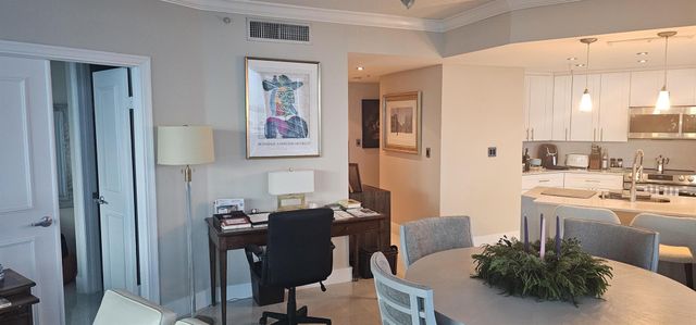 1881 79th St Cswy Causeway, Miami Beach, FL 33141