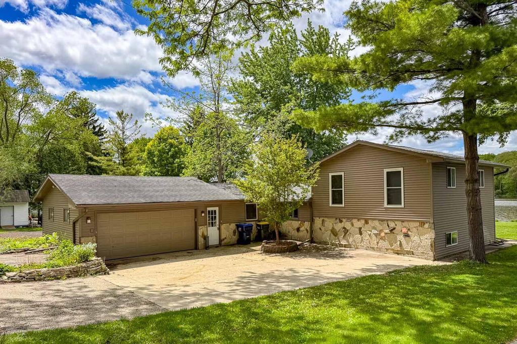 N4973 Spearhead TRAIL, Juneau, WI 53039