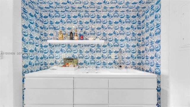1100 W Ave 409 409, Miami Beach, FL 33139